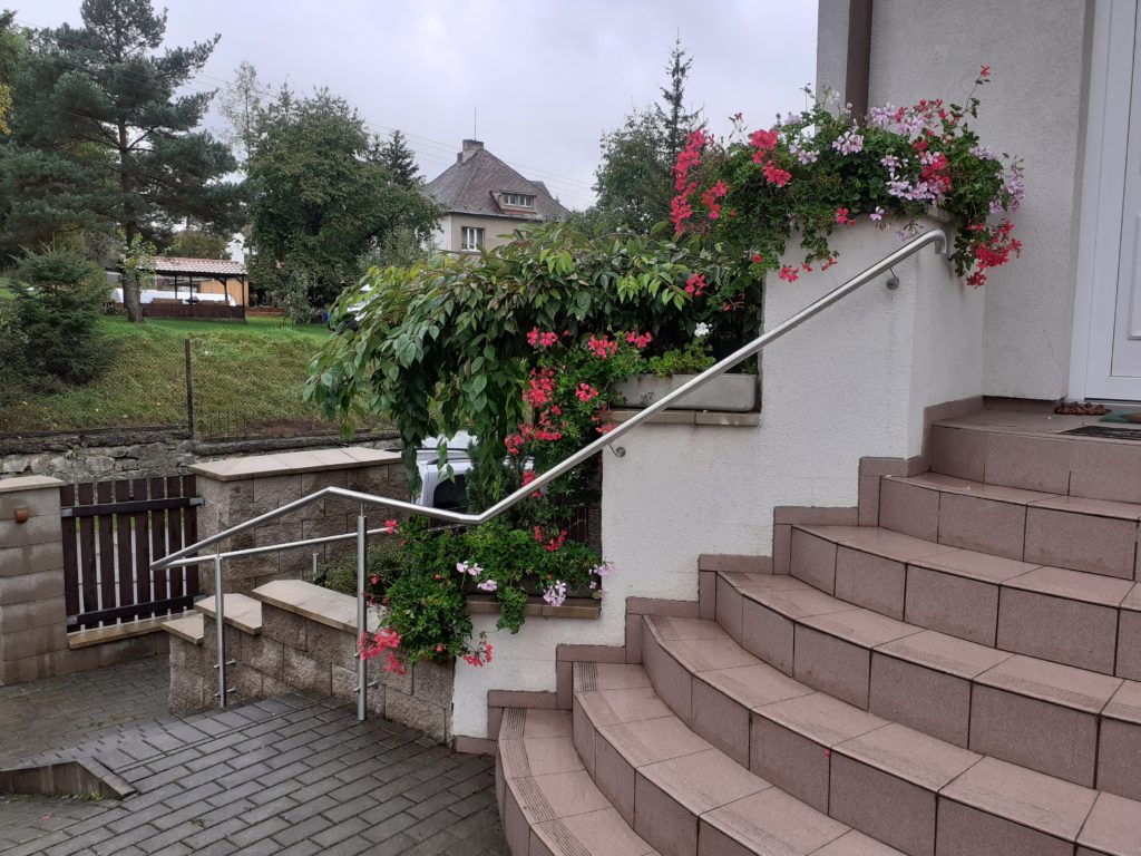 Zábradlí bez výplně