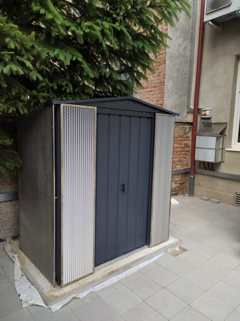 Dekorativní opláštění/zastínění FVE baterií