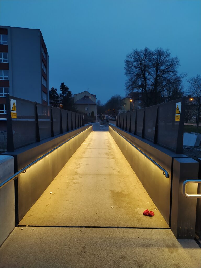 Bezpečnostní madlo s LED osvětlením