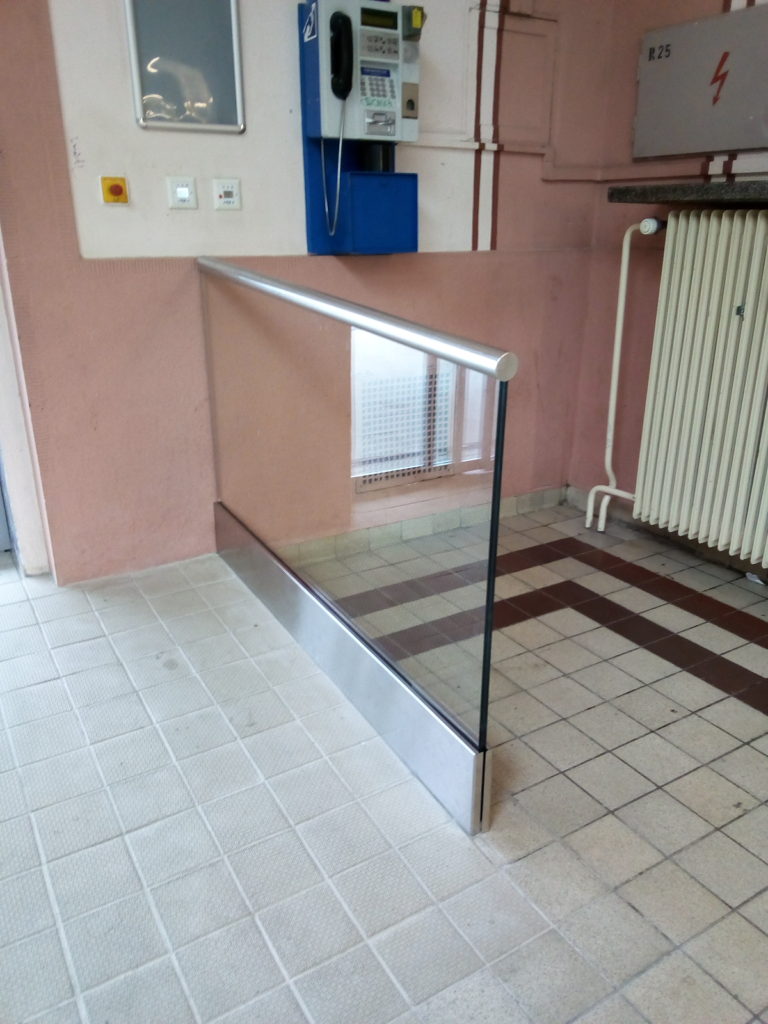 Celoskleněné zábradlí tzv.: Balustra